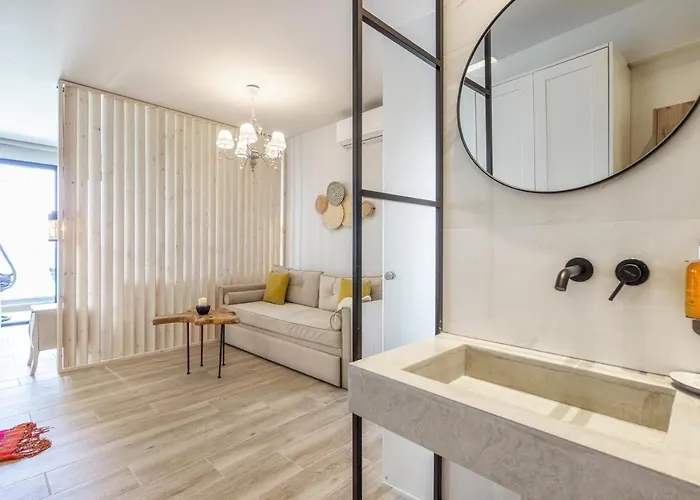 Alkionides Polychrono